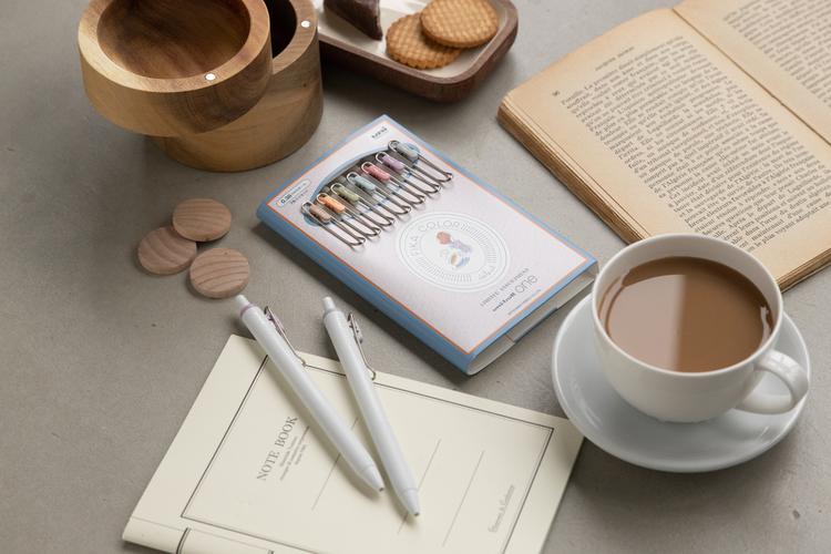 ユニボール ワン フィーカカラー_イメージ.jpg